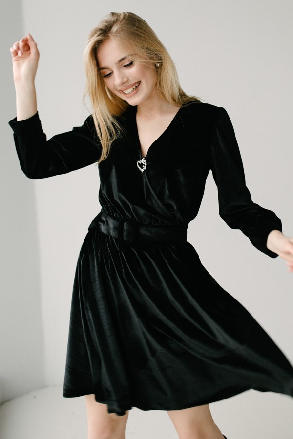 Красивое платье 180-02 черное